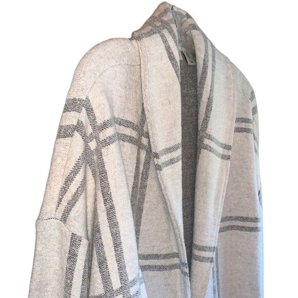 Adrienne Vittadini Cream and Gray Open Front Coat Sweater-Oversized - Size Large - Picture 3 of 9
